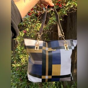 Chic Plaid Tote Bag with Gold Accents